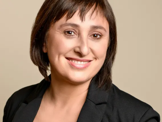 Anat Balint headshot